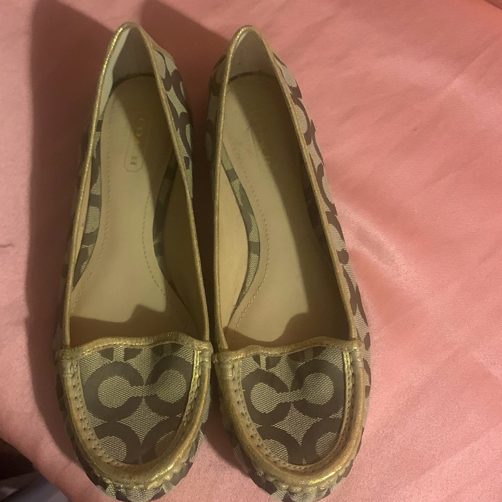 Genuine coach ballet flats